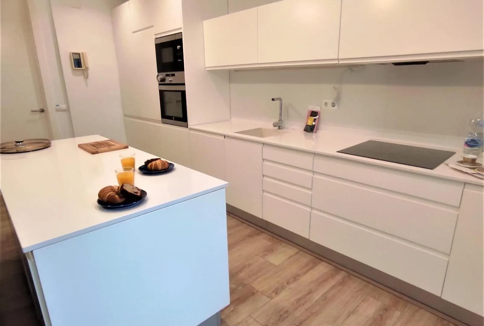 Apartment Ampio 2 Camere Al Centro E 15 Minuti Dalla Spiaggia,La Casa Di Ceffo Malaga