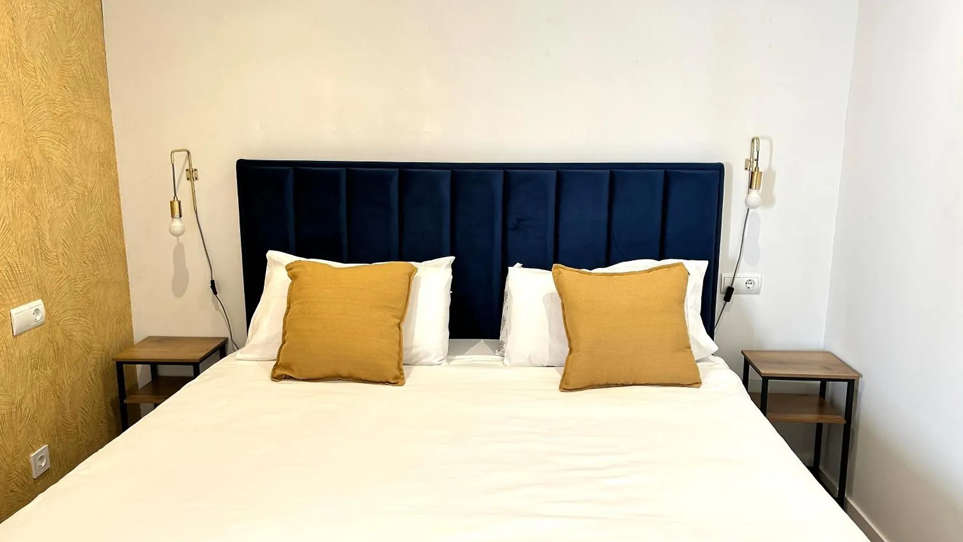 Apartment Ampio 2 Camere Al Centro E 15 Minuti Dalla Spiaggia,La Casa Di Ceffo Malaga