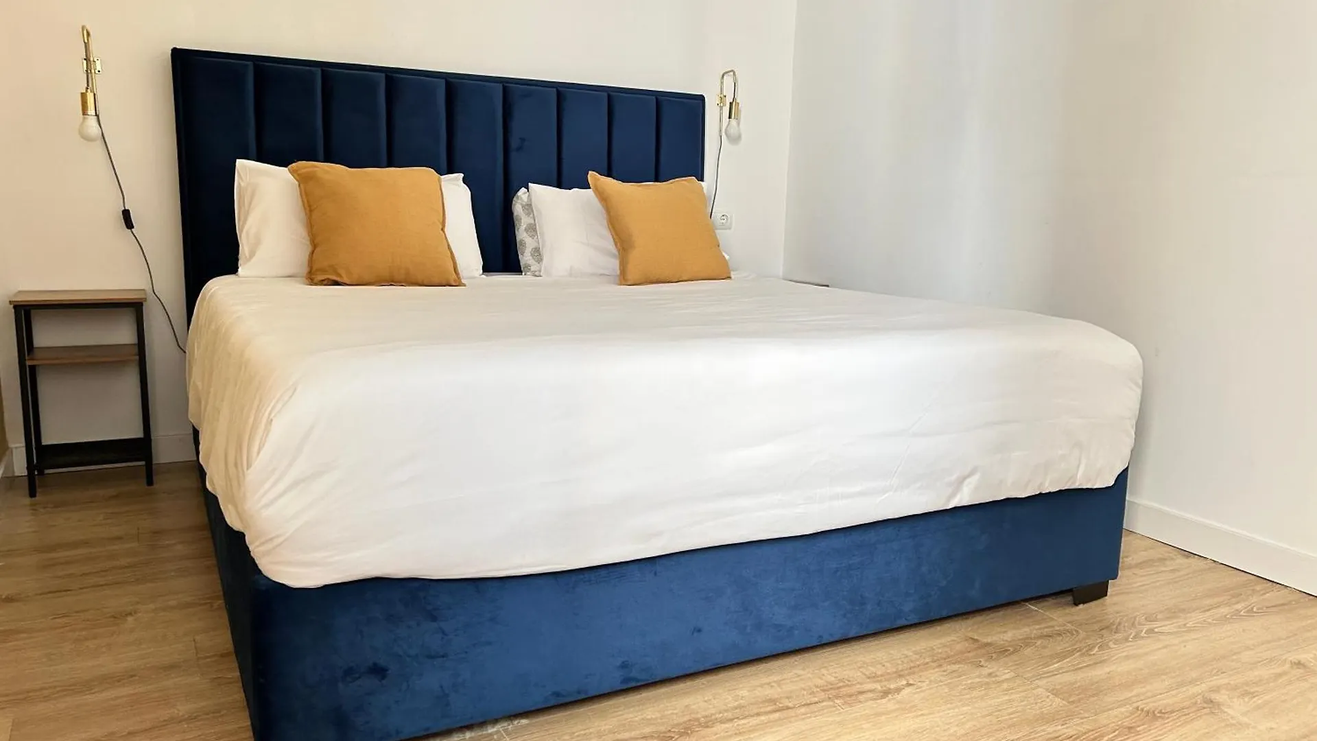 Apartment Ampio 2 Camere Al Centro E 15 Minuti Dalla Spiaggia,La Casa Di Ceffo Malaga